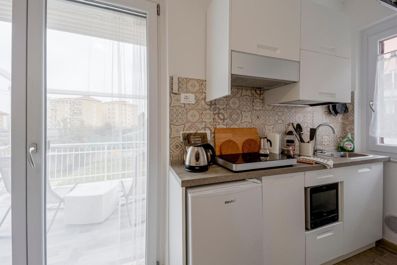 Il Gattino Di Porto - Apt 6 - Monolocale Terrazzo Piscina インペリア エクステリア 写真
